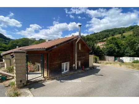 chalet 3 chambres avec bel extérieur