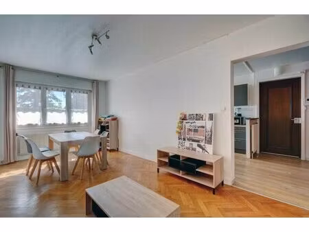 appartement t2 de 49 m² situé à écully