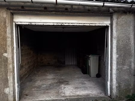 location parking 16 m² à calais (62100)  60 €