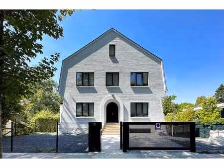 prince d'orange : magnifique villa rénovée avec grand jardin