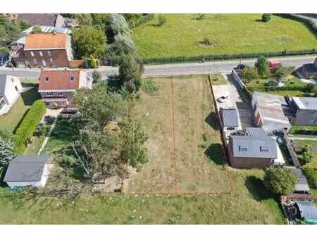 magnifique terrain à batir pour une ou deux maisons.