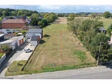 magnifique terrain à batir pour une ou deux maisons.
