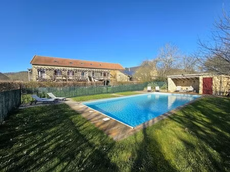 ensemble immobilier de caractère composé d'une maison principale et de 3 gîtes classés