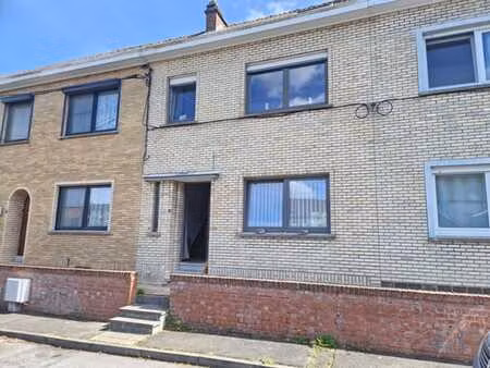 charmante maison située à frasnes-lez-buissenal offrant un e