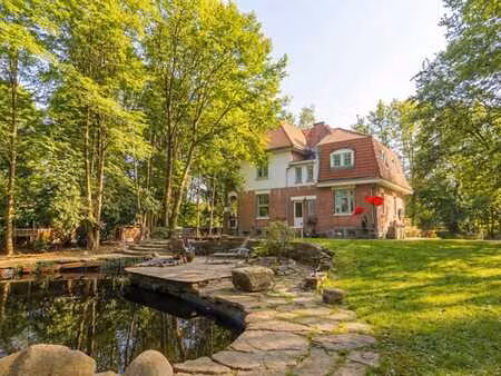 villa exceptionnelle sur un terrain de 34 ares avec une arch