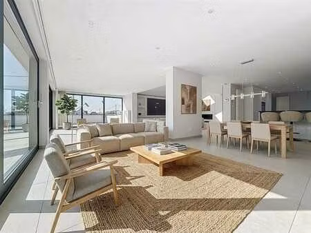 villa contemporaine à la campagne