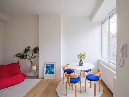 opbrengsteigendom met 3 vergunde studio's op topligging i...