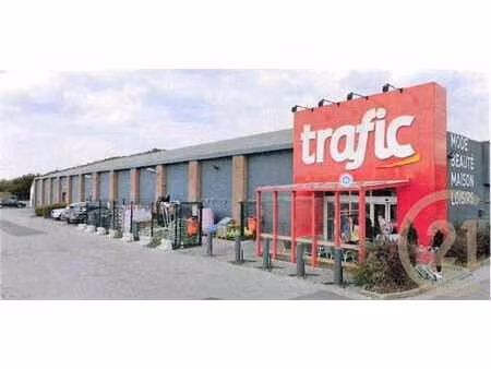 commerce à louer 1000m² ou possibilité de diviser en deux es