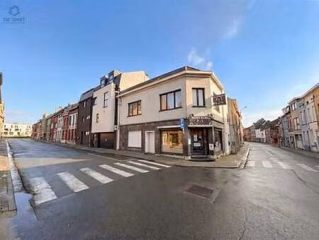 bien locatif avec espace commercial et appartement