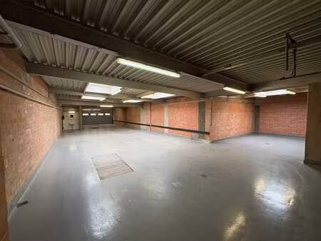 entrepôt/espace polyvalent à louer anvers sud
