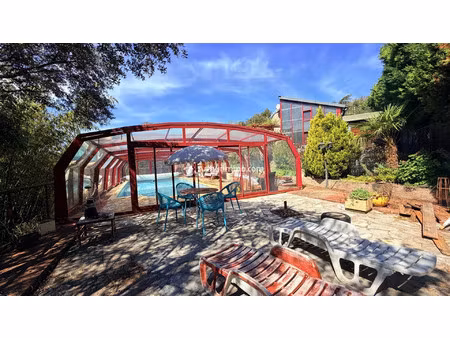 villa de luxe à vendre à comprégnac