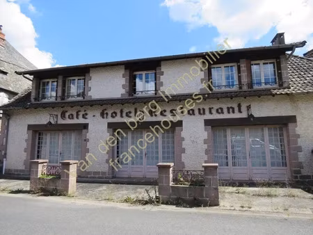vente locaux professionnels 7 pièces 255 m² à varetz (19240)  182 000 €