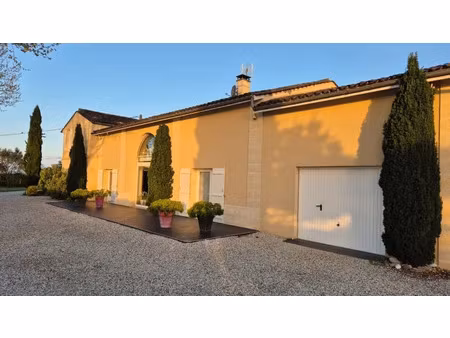 vente maison 8 pièces 258 m² à branne (33420)  560 000 €