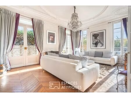 maison de luxe à vendre dans le quartier les corluis