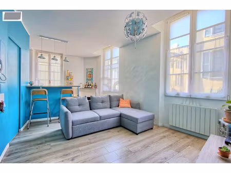 toulon  centre-ville (rue jean jaurès)  très joli t2 de 47m2