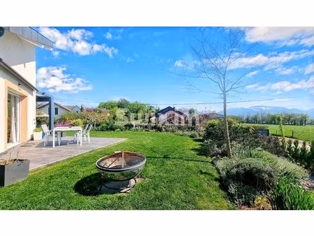 maison aux prestations premium et environnement idyllique