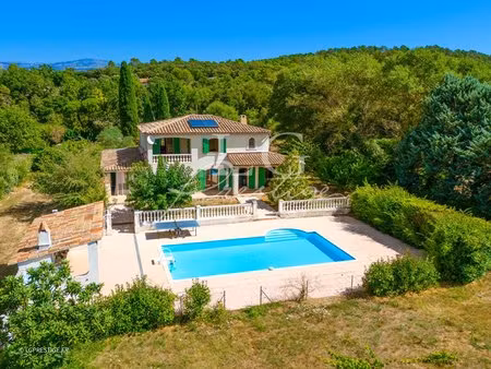 maison individuelle avec piscine et garage  au calme - montauroux