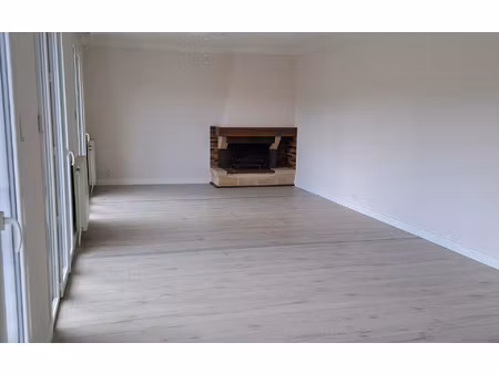 location appartement  m² t-3 à saint-joseph-de-rivière  750 €