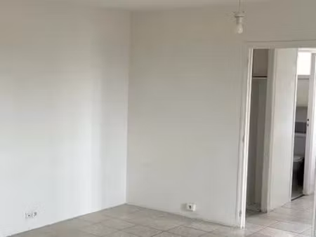 location maison 4 pièces 76 m² à villeneuve-saint-germain (02200)