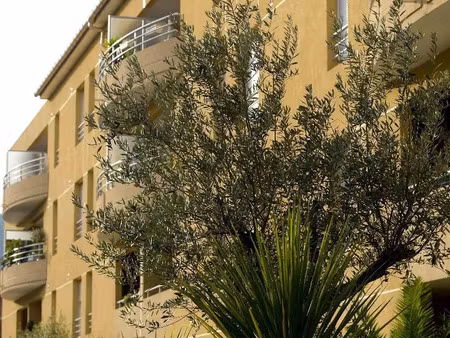 location appartement 3 pièces 67 m² à saint-andré-de-la-roche (06730)