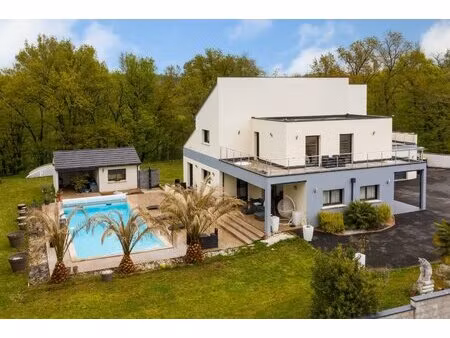 propriété contemporaine dexception environnement privilégié sur les hauteurs de brive