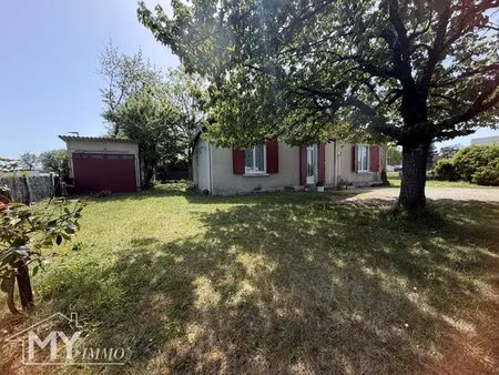 st laurent des vignes : maison de plain pied.