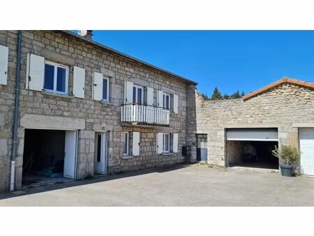 saint victor malescours 43140 maison mitoyenne comprenant deux logements et deux garages..