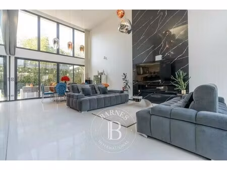 maison de luxe à vendre dans le quartier la varenne