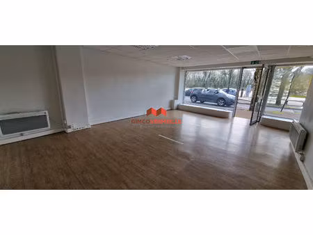 local commercial et 4 appartements