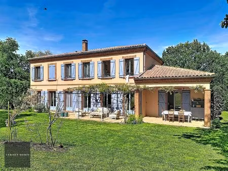 maison familiale de standing avec piscine et beaux volumes – s