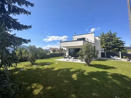 villa de luxe à vendre à aix-les-bains