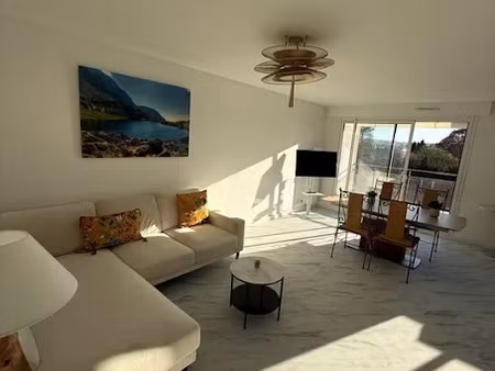 location meublée appartement 3 pièces 70 m² à annecy-le-vieux (74940)  2 124 €