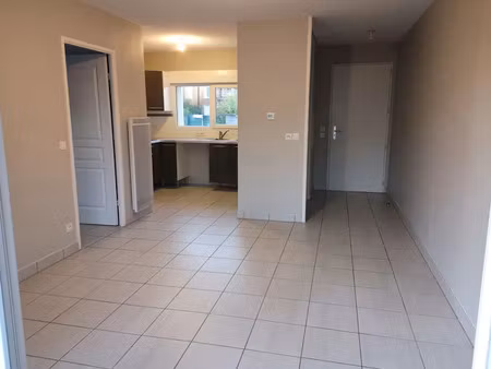 location meublée appartement 2 pièces 40 m² à saint-jean-d'illac (33127)  900 €