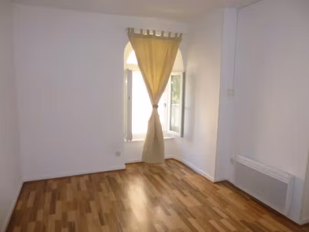 location appartement 3 pièces 33 m² à vals-près-le-puy (43750)  440 €