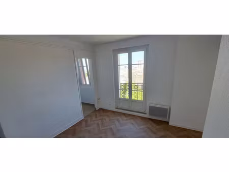 location appartement 2 pièces 30 m² à villeneuve-saint-georges (94190)  870 €