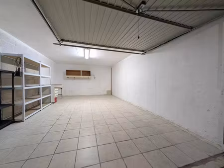 location commerce 27 m² à six-fours-les-plages (83140)