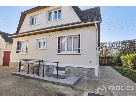 maison avec 8 studios et un terrain à bâtir zone ug