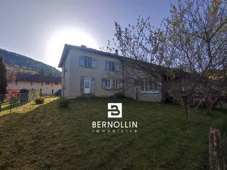 maison de village à rénover de 137 m2 avec garage et terrain