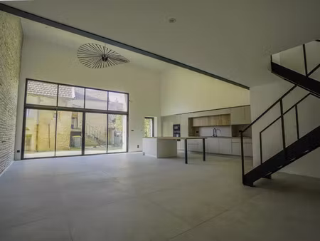 villecomte - maison 5 pièces à vendre - 222m2 - 350 000 € - réf: v20023101 - bourse immobi