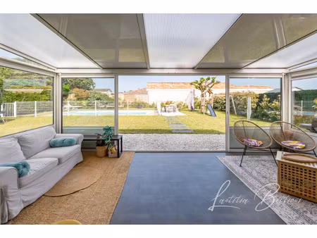 maison rénovée 5p/112.27m² avec piscine  garage  boulodrome