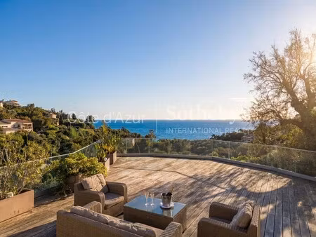 villa de luxe à vendre à les issambres