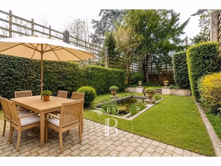hôtel particulier à vendre dans le quartier le lac-bacalan