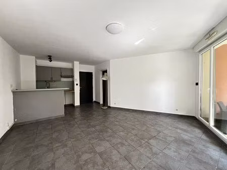 a louer - muret quartier barry - appartement t2 au rez de chaussée 46 m² avec terrasse cou