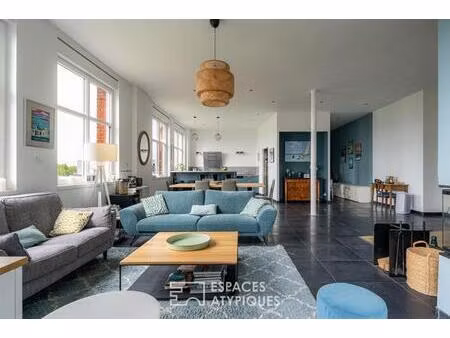 loft avec terrasse dans une ancienne usine textile