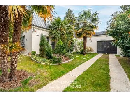 demeure de style mansart avec jardin aux accents méditerranéens