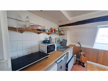 11.48 m2 (surface au sol totale : 26.08 m2) / 180.000 ? fa