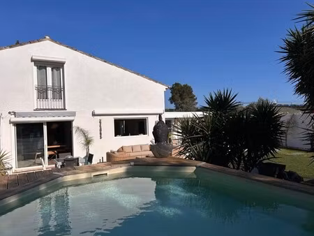 maison de luxe à vendre dans le quartier reyran