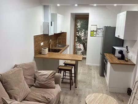 appartement meublé climatisé - centre aramon (septembre à juin)
