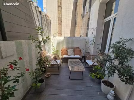 t3 90m2 avec terrasse haut rue de rome à louer
