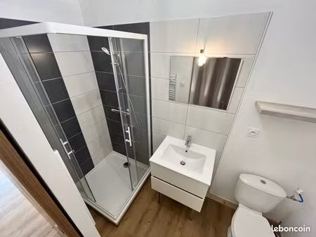 studio meublé avec extérieur